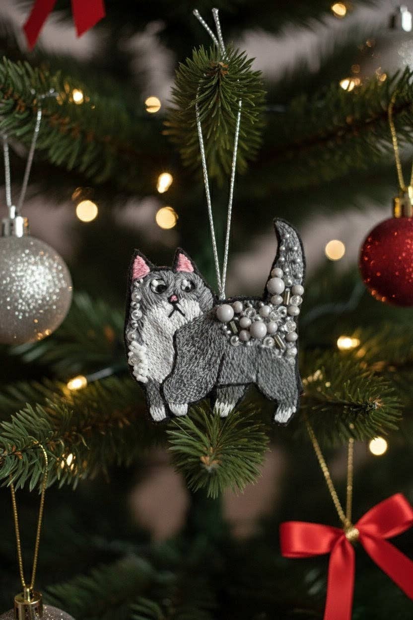 Silver Beaded Cat Ornament — Zohricanada