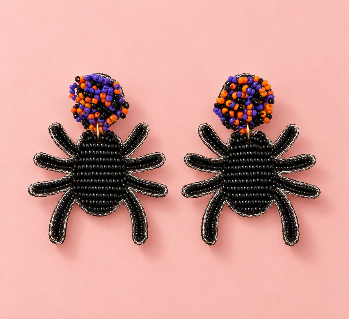 Handmade black beaded spider Halloween earrings | Zohricanada