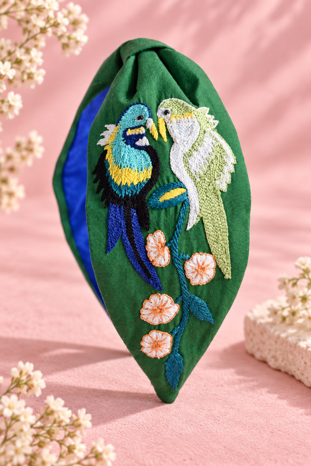 Handmade green knotted headband embroidered with love birds and pink flowers | Zohricanada